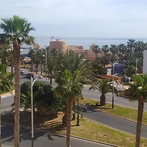 https://apartamento-en-roquetas-con-vistas-al-mar.es-andalucia.com
